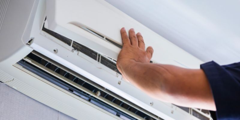Como fazer a limpeza do ar condicionado em Manaus